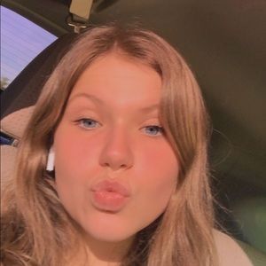 Meet your Posher, Delaney